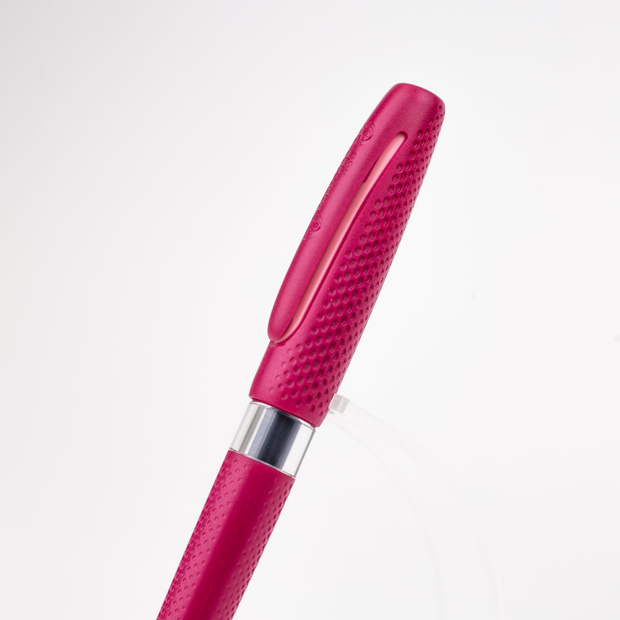 pelikan-Ilo-P475-fountain-pen-red-cap-view