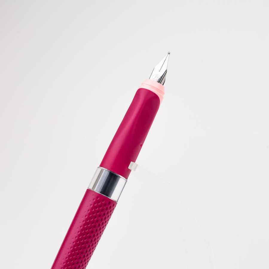 pelikan-Ilo-P475-fountain-pen-red-nib-view