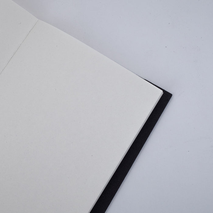 Potentate Black Paper Cover Sketchbook 21X14.2cm (21404)