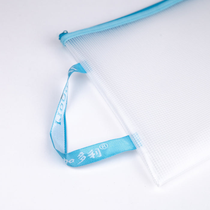 Zipper-pouch-bag-light-blue-A4-close-up-view