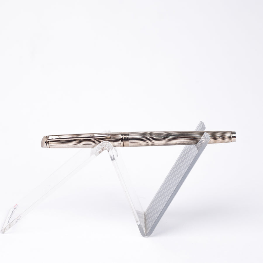 waterman-hemisphere-deluxe-metal-ct-fountain-pen-side-view