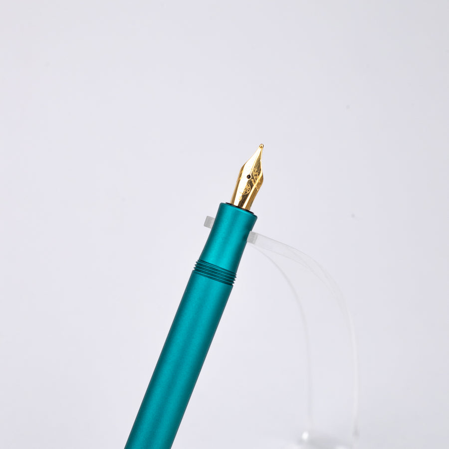 kaweco-AL-sport-fountain-pen iguana-blue-(B)-nib-view