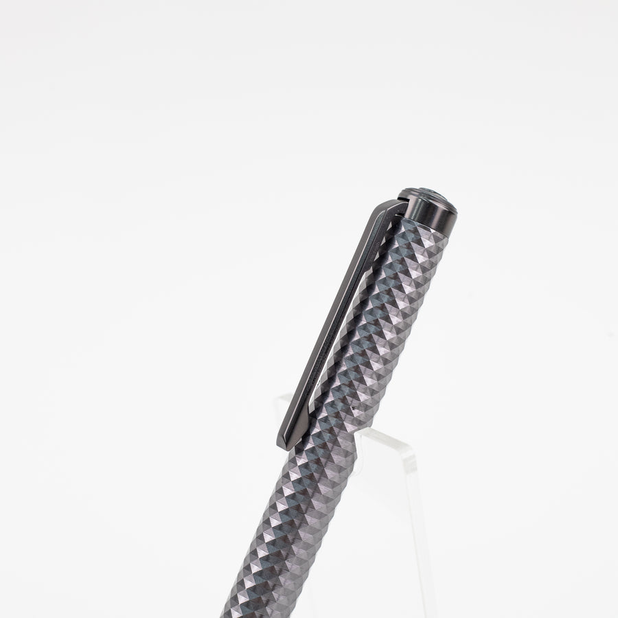 lapis-bard-contemporary-torque-ballpoint-pen-titanium-colour-with-shiny-gunmetal-trims-(Special Edition)-cap-view