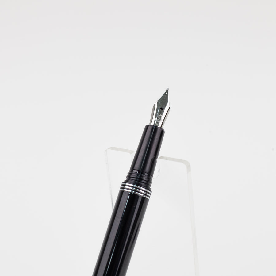 lapis-bard-contemporary-fountain-pen-black-with-chrome-trims-nib-view