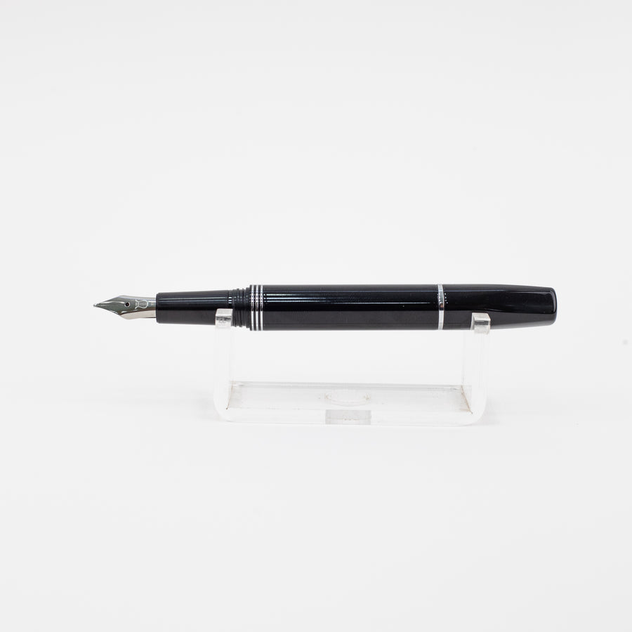 lapis-bard-contemporary-fountain-pen-black-with-chrome-trims-open-view