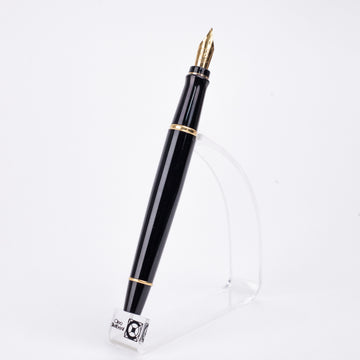 waterman-expert-mars-black-gt-fountain-pen-(F)-open-view