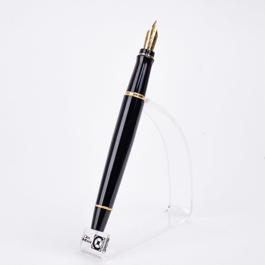 waterman-expert-mars-black-gt-fountain-pen-(F)-open-view