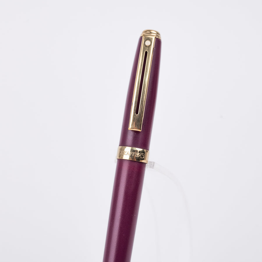 sheaffer-prelude-348-gt-matte-fountain-pen-burgundy-cap-zoom-view