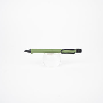 lamy-safari-ballpoint-pen-savannah-green-side-view