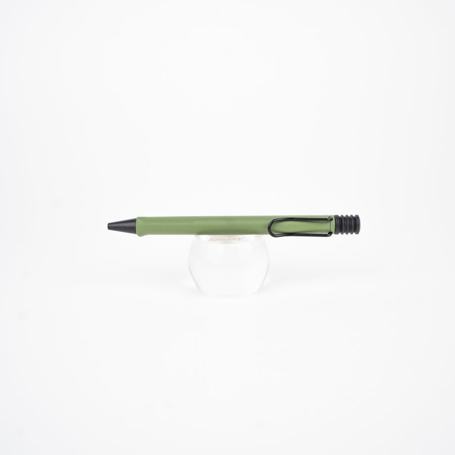 lamy-safari-ballpoint-pen-savannah-green-side-view