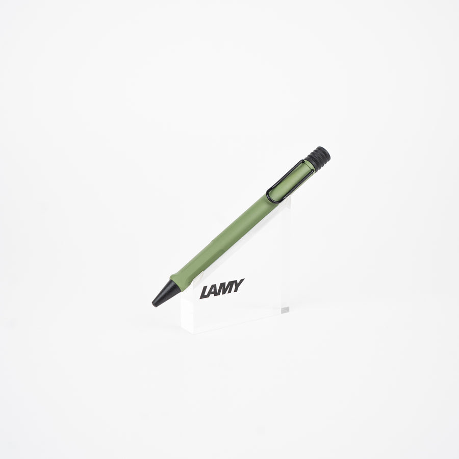 lamy-safari-ballpoint-pen-savannah-green-front-view