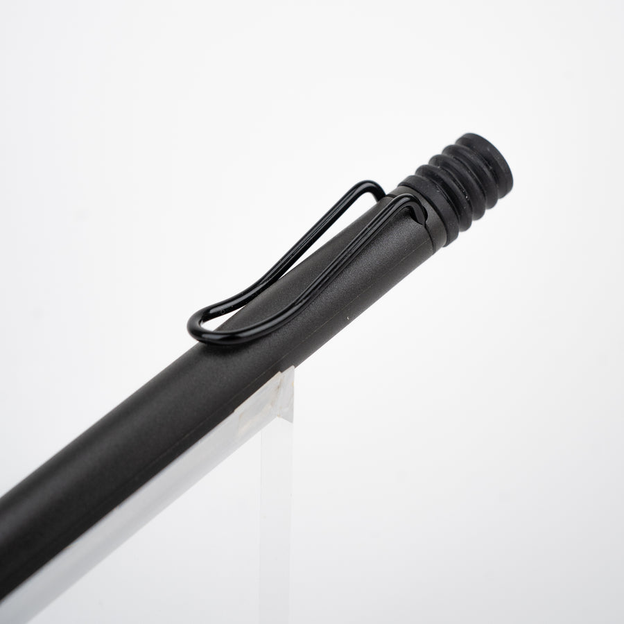 lamy-safari-ballpoint-pen-umbra-black-cap-view