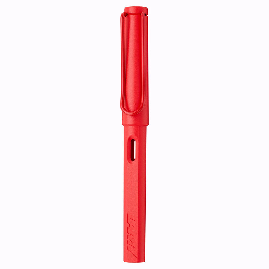 lamy-020-safari-fountain-pen-(F)-strawberry-close-view