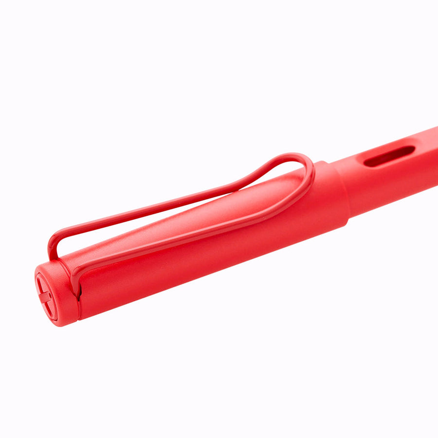 lamy-020-safari-fountain-pen-(F)-strawberry-cap-view