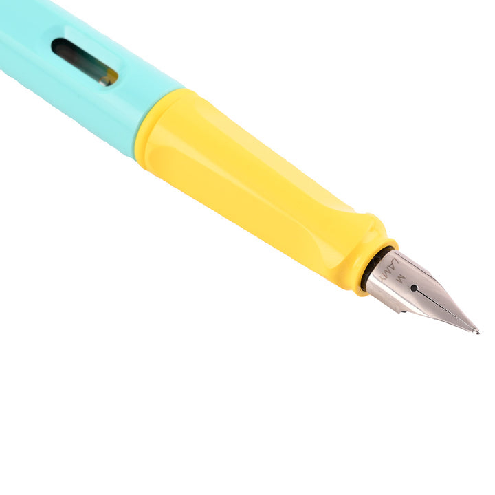lamy-safari-fountain-pen-pina-colada-(M)-nib-view