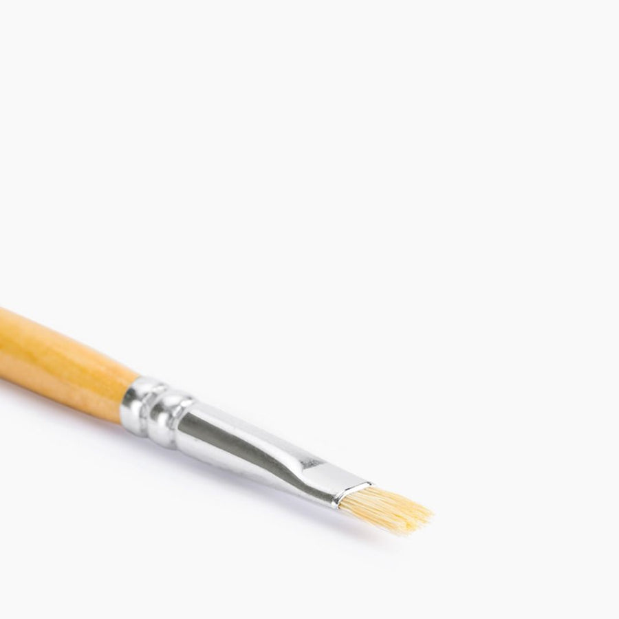 Camel White Bristle Brush – Flat | Series 56 | No. 2